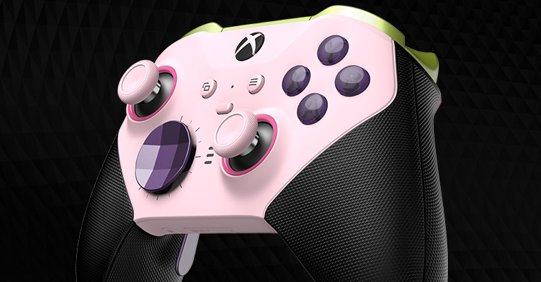 Right angle of the Xbox Elite Wireless Controller Series 2, customised with Xbox Design Lab.
